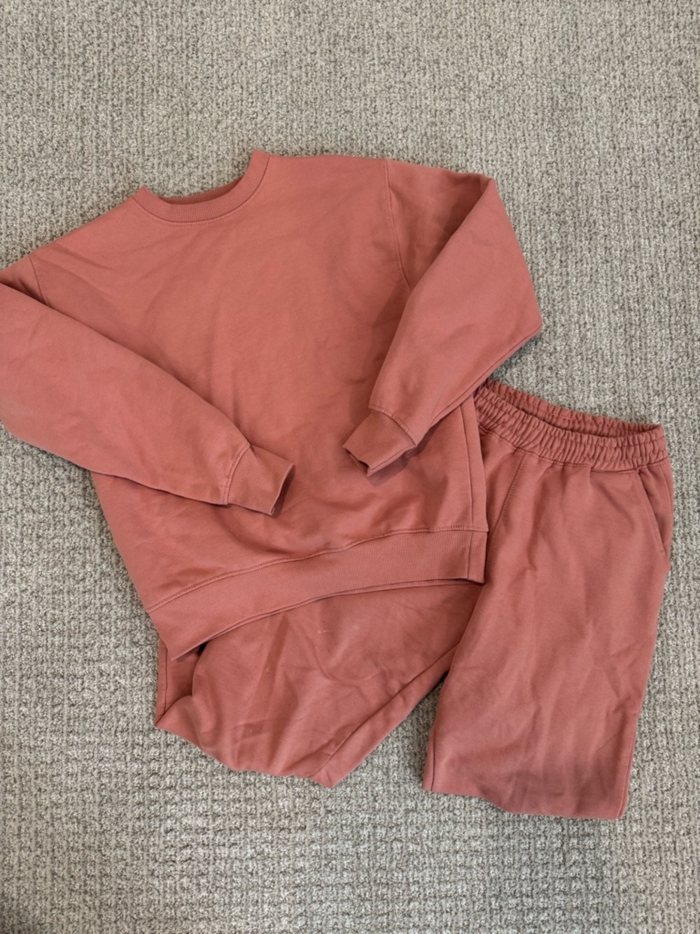 Missguided + Dusty Rose pullover & sweatpants Set